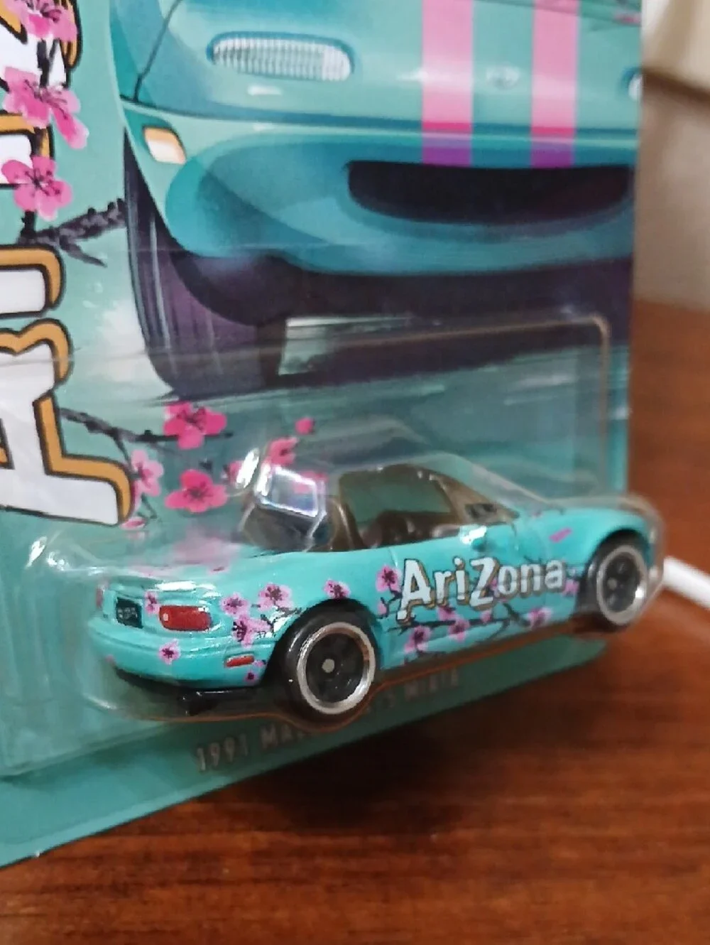 Hot Wheels 1991 Mazda MX-5 Miata - Arizona Teal Pink Silver Series - Picture 3 of 4